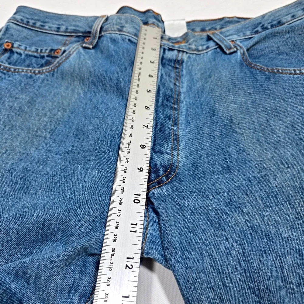 Levi's 501 Straight Leg Jeans Mens W40 L32 Blue Button Fly Classic Denim Pants